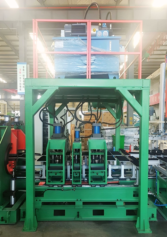 Automatic refrigerator door shell sheet metal forming line